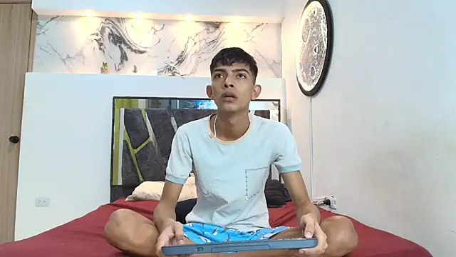 PRETTY SEX1 online show from December 5, 2025, 6:01 am