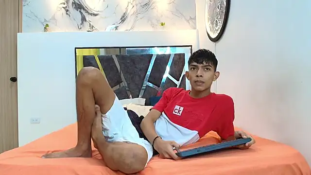 PRETTY SEX1 online show from November 14, 2025, 1:26 pm