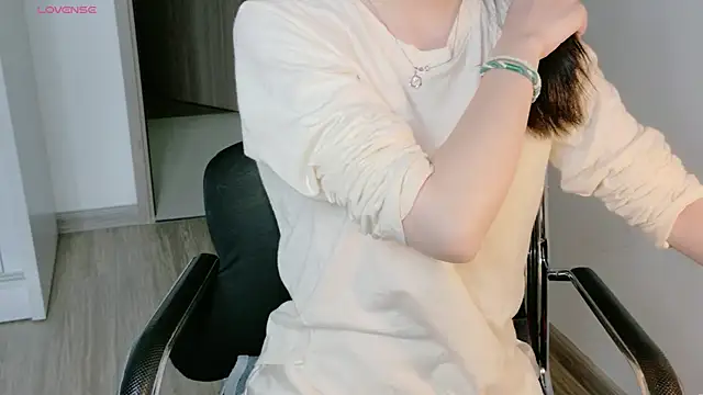 Snapshot of Ryeon_99 chatting on May 22, 2026, 3:04 am Ryeon 99 online show from May 22, 2026, 3:04 am