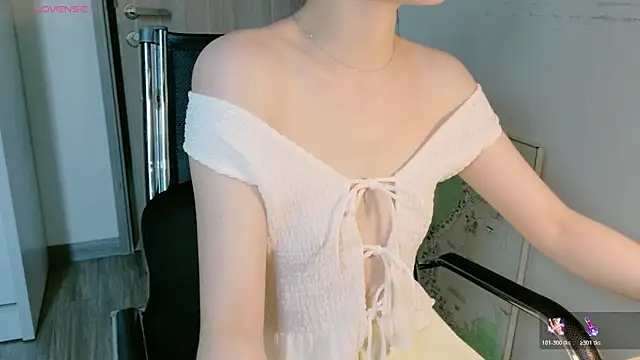 Snapshot of Ryeon_99 chatting on June 1, 2026, 3:07 am Ryeon 99 online show from June 1, 2026, 3:07 am