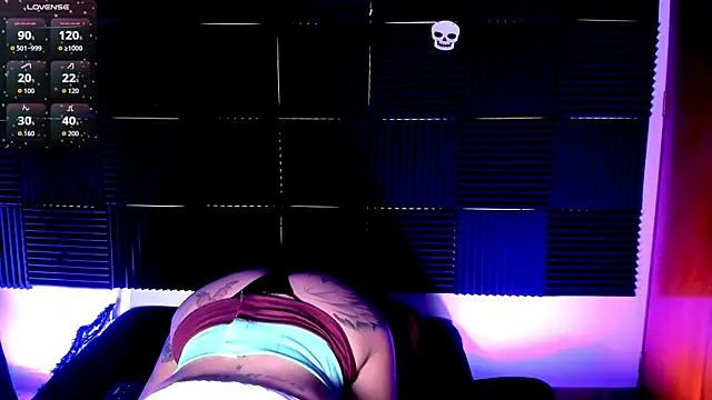 kinkyboat23 online show from October 31, 2025, 8:27 pm