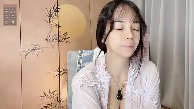 xinxin520-baby online show from October 18, 2025, 9:39 pm