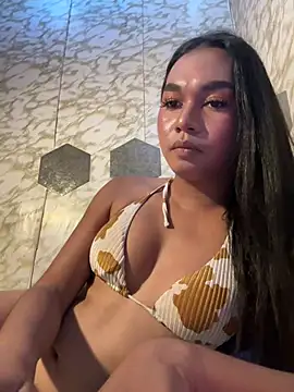 Snapshot of youryummybaby chatting on April 13, 2026, 7:34 am youryummybaby online show from April 13, 2026, 7:34 am