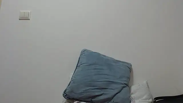 Maryem637048 online show from January 6, 2026, 2:43 pm