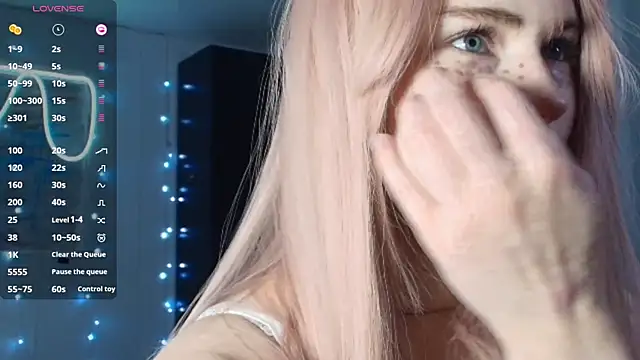 PieraMarch online show from October 15, 2025, 7:11 pm