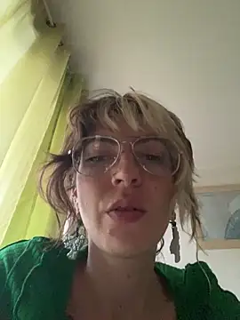 ClementineLapine online show from February 12, 2026, 4:51 pm