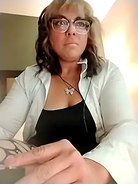 Snapshot of goddess4urfetish chatting on March 15, 2026, 12:12 pm goddess4urfetish online show from March 15, 2026, 12:12 pm