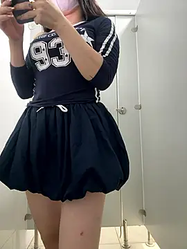Meii-meyy online show from October 3, 2025, 3:02 pm