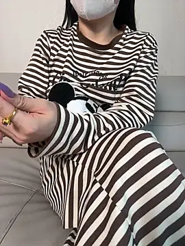 Meii-meyy online show from November 5, 2025, 8:17 am