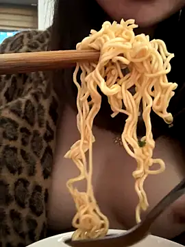 Link lee online show from November 28, 2025, 1:50 am