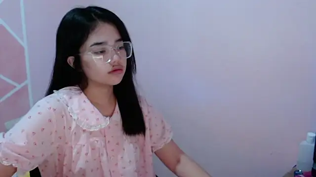 aaliyah walker online show from November 17, 2025, 11:47 am