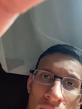 safadezanunes2 online show from September 18, 2025, 5:38 pm