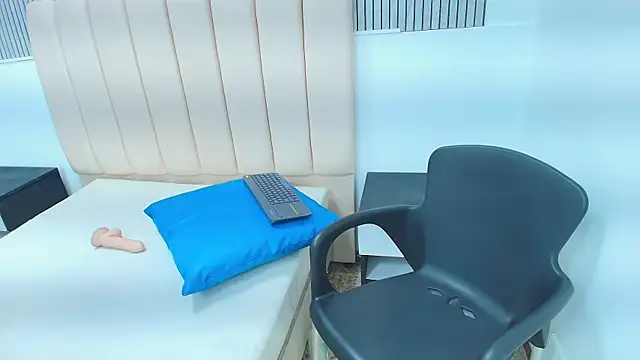 agatha dante online show from October 8, 2025, 12:50 pm