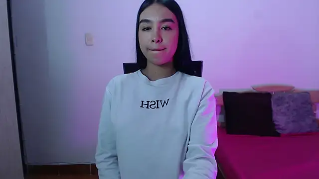 Snapshot of kyra_fox_ chatting on November 15, 2025, 12:31 pm kyra fox online show from November 15, 2025, 12:31 pm