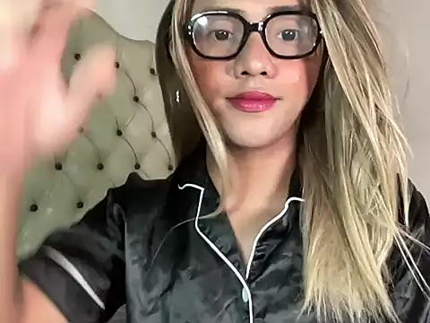 Snapshot of calimonroe chatting on March 3, 2026, 4:41 am calimonroe online show from March 3, 2026, 4:41 am