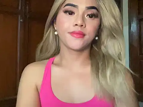 calimonroe online show from April 18, 2026, 9:37 pm