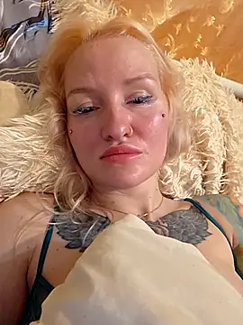 KateMonroe online show from April 18, 2026, 8:42 pm