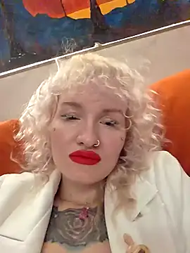 Snapshot of KateMonroe chatting on May 11, 2026, 10:29 pm KateMonroe online show from May 11, 2026, 10:29 pm