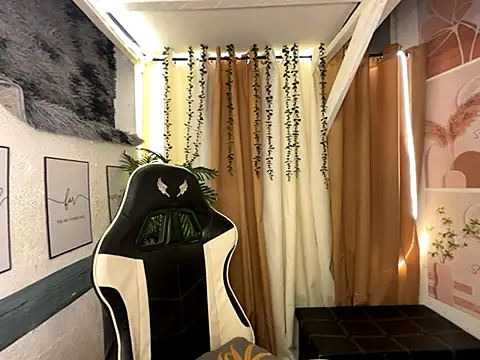 Snapshot of Sweetasian_cum chatting on November 11, 2025, 2:34 pm Sweetasian cum online show from November 11, 2025, 2:34 pm