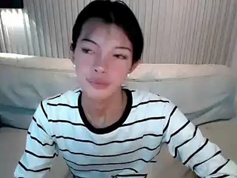 Snapshot of urkemplakx chatting on September 17, 2025, 6:43 pm urkemplakx online show from September 17, 2025, 6:43 pm