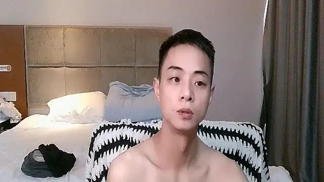 Tsia-Die online show from December 19, 2025, 10:17 am