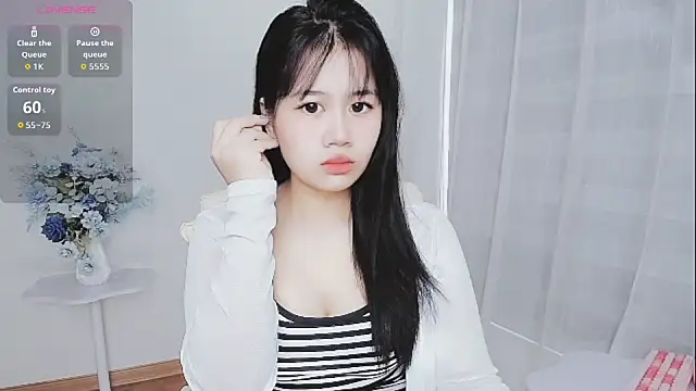 -Rose-Lucky- online show from November 4, 2025, 1:20 am