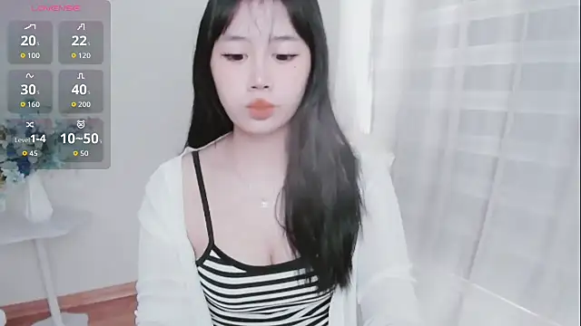 -Rose-Lucky- online show from October 9, 2025, 1:17 am