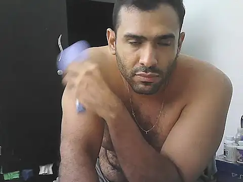 Snapshot of morenocabro10 chatting on January 17, 2026, 3:54 am morenocabro10 online show from January 17, 2026, 3:54 am