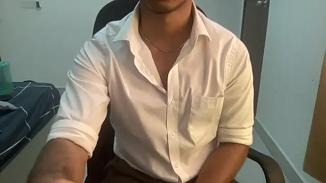 Snapshot of Hotmaskedboi chatting on September 12, 2025, 7:41 am Hotmaskedboi online show from September 12, 2025, 7:41 am