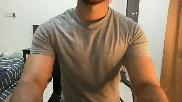 Snapshot of Hotmaskedboi chatting on October 25, 2025, 5:46 pm Hotmaskedboi online show from October 25, 2025, 5:46 pm