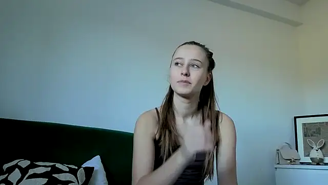 Snapshot of Kisacka chatting on November 5, 2025, 7:55 am Kisacka online show from November 5, 2025, 7:55 am