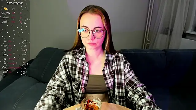 MewStella online show from November 30, 2025, 9:48 pm