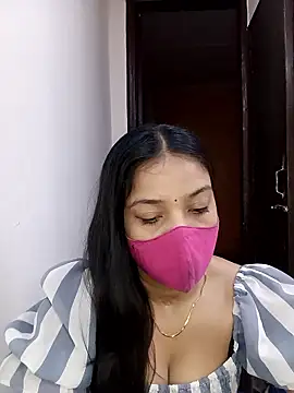 Cute Rakhi8 online show from May 28, 2026, 5:26 am