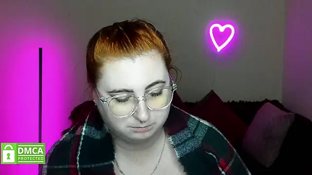 Alicia love00 online show from October 15, 2025, 5:28 am