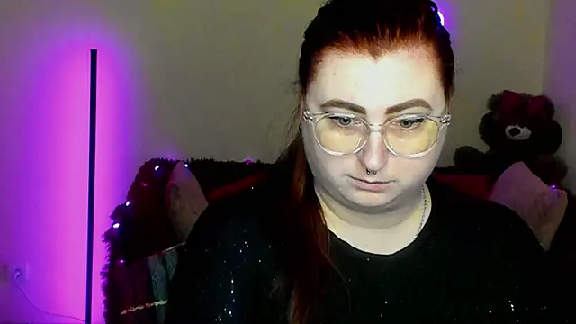 Alicia love00 online show from April 13, 2026, 11:25 am