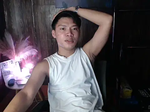 Snapshot of Helleron chatting on November 16, 2025, 5:17 pm Helleron online show from November 16, 2025, 5:17 pm