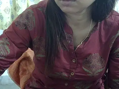 Snapshot of CHAMELI4747 chatting on May 4, 2026, 8:17 am CHAMELI4747 online show from May 4, 2026, 8:17 am
