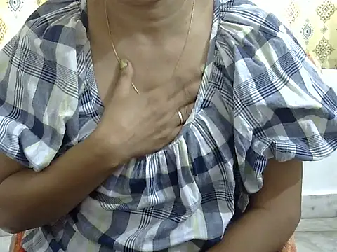 Snapshot of CHAMELI4747 chatting on May 2, 2026, 8:19 am CHAMELI4747 online show from May 2, 2026, 8:19 am