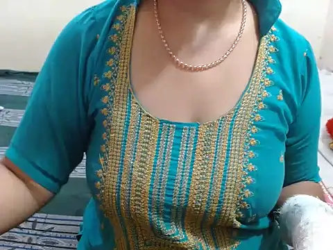 Snapshot of Hot_anika_ chatting on October 14, 2025, 4:35 am Hot anika online show from October 14, 2025, 4:35 am