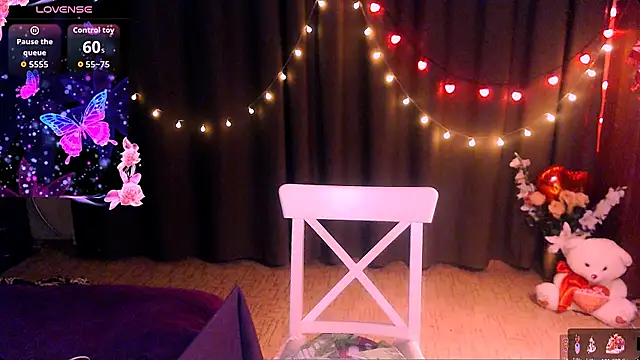 Crystal2207 online show from October 27, 2025, 7:48 pm