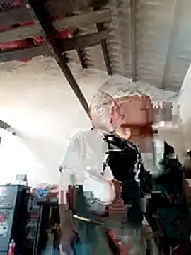 Snapshot of Chubbyhoney1 chatting on March 25, 2026, 5:40 am Chubbyhoney1 online show from March 25, 2026, 5:40 am