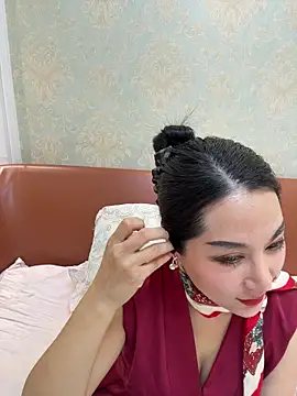 Snapshot of Candice888 chatting on February 3, 2026, 2:33 pm Candice888 online show from February 3, 2026, 2:33 pm