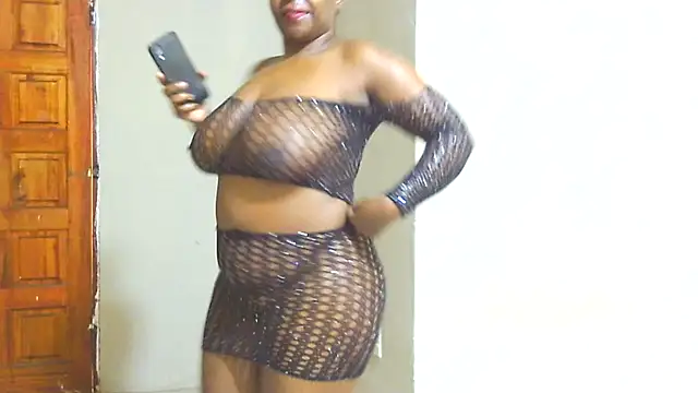 Snapshot of Black-Barbiexxc chatting on October 21, 2025, 10:25 am Black-Barbiexxc online show from October 21, 2025, 10:25 am