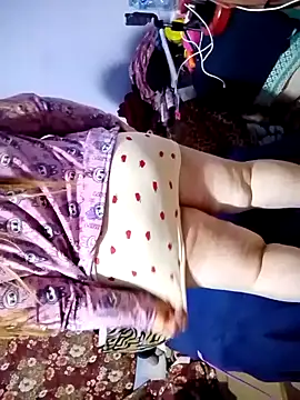 Hnonasix89 online show from April 4, 2026, 11:00 pm