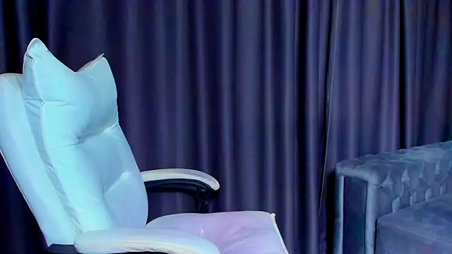 Snapshot of DevashaQueenX chatting on October 21, 2025, 7:08 am DevashaQueenX online show from October 21, 2025, 7:08 am