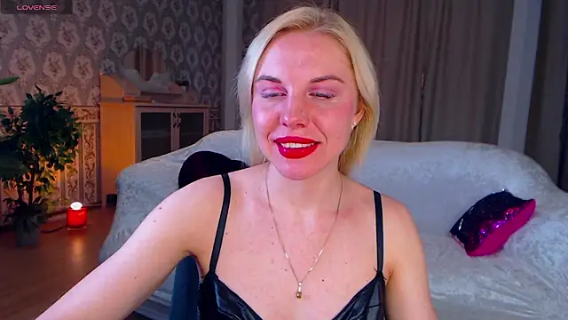 LiSinDoll online show from April 6, 2026, 1:23 am