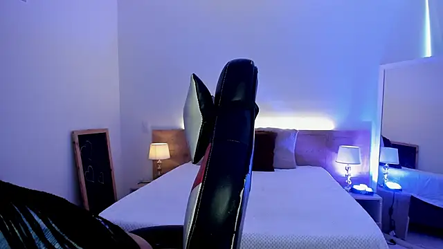 Dakota Mars online show from December 15, 2025, 7:31 pm