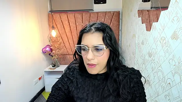 Lia Blake  online show from December 19, 2025, 12:40 pm