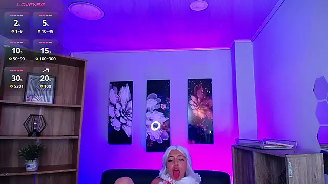 roseefancy online show from September 11, 2025, 11:43 am