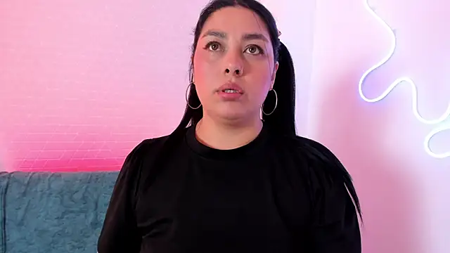 missweetpeach online show from October 3, 2025, 10:11 pm